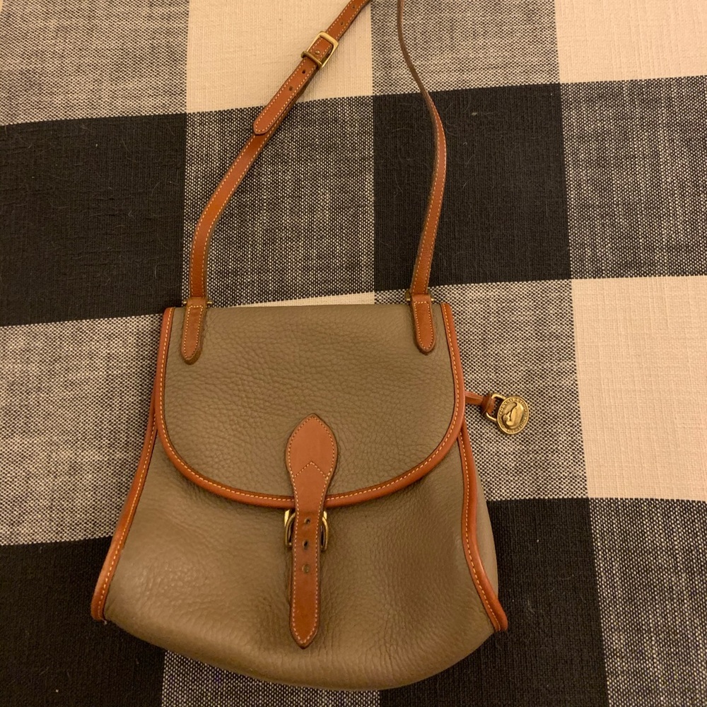 Dooney & bourke vintage saddle bag belt closure